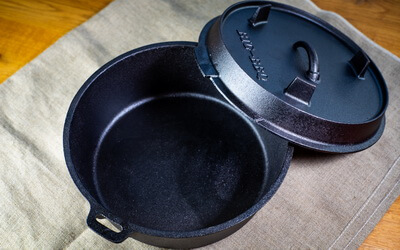 Cast Iron Dutch Oven