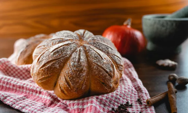 Pumpkin Spice Sourdough Bread