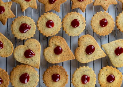 Traditional Linzer Cookies Place Jam On Top Of Bottom Cookies 2